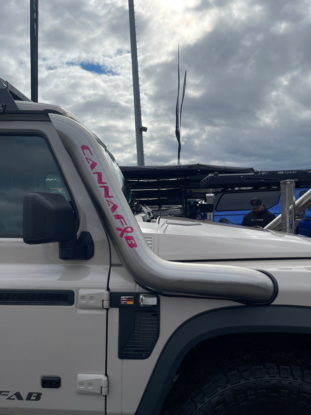 Canna Fab Ineos Grenadier (MY22–26) Stainless Snorkel – Teardrop, Mid Entry